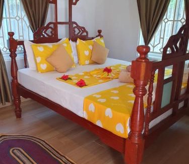 Bwejuu House | White Jaguar House