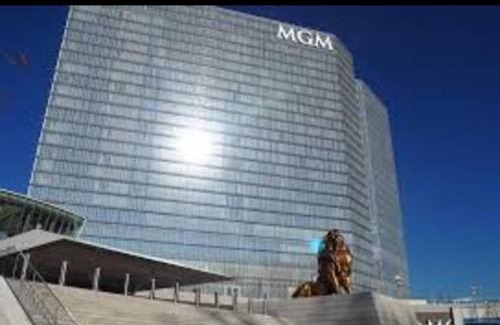 Bowie Bed & Breakfast | White light retreat