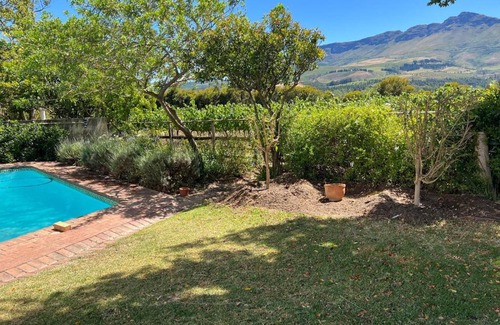 Paarl Apartment | White Pinotage Manor House - Mellasat Wines