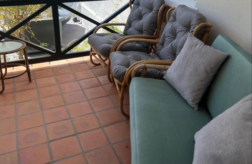 Paarl Apartment | White Pinotage Manor House - Mellasat Wines