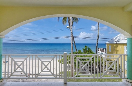 Douglas Villa | White Sands G4, St. Peter