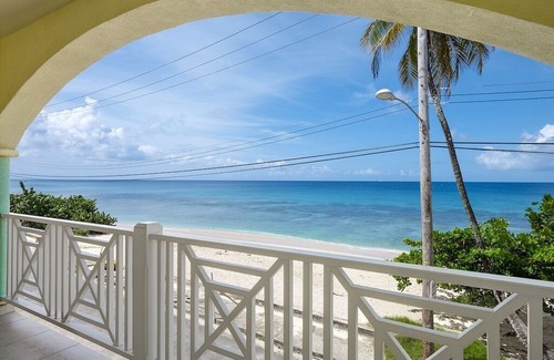 Douglas Villa | White Sands G4, St. Peter