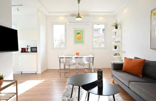 Tel Aviv Apartment | White Sens 1BR near the beach w-Mamad by HolyGuest