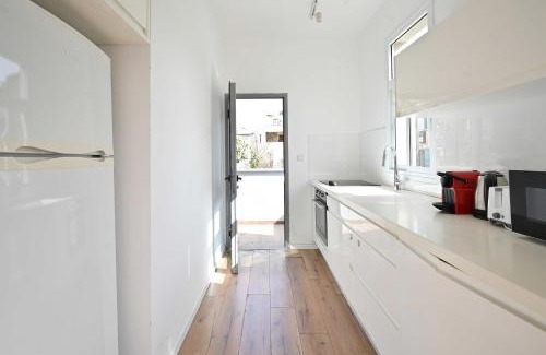 Tel Aviv Apartment | White Sens 1BR near the beach w-Mamad by HolyGuest