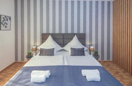 Promajna Bed & Breakfast | White Stone Villa
