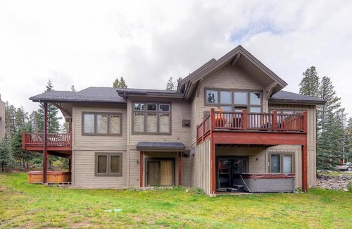 Peak 8 House | White Wolf 962
