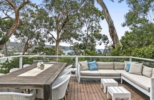Lorne House | Whitecaps - Envious location, beautiful styling and plenty of space for all