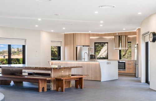 Wamberal House | Whitehaven - Ultimate Coastal Retreat!