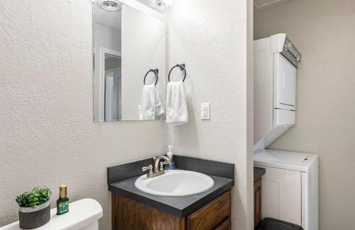 Whitesboro House | Whitesboros Hidden Gem Cozy Downtown Haven