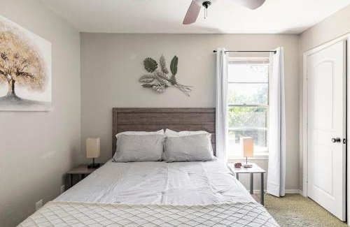 Whitesboro House | Whitesboros Hidden Gem Cozy Downtown Haven