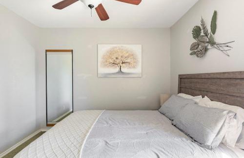 Whitesboro House | Whitesboros Hidden Gem Cozy Downtown Haven