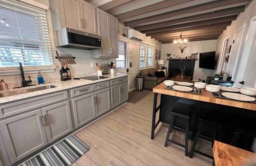 Linden Cabin | Whitetail Cabin | Couple`s Retreat w/Hot Tub