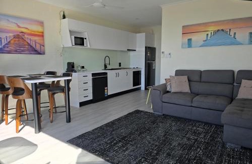 Cannonvale Apartment | Whitsunday Waterfront Apartments