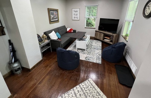 Ligonier House | Whole house! Comfortable 3 bed, 2 bath fully remodeled