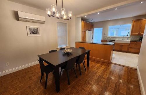 Leslieville House | Whole House in Toronto