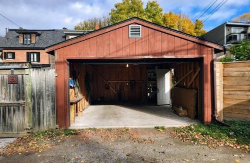 Leslieville House | Whole House in Toronto