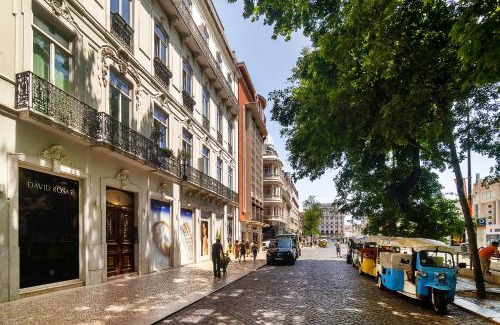Sao Jose Apartment | WHome Timeless Design Meets Central Convenience