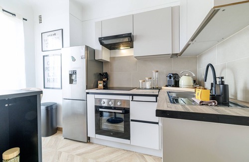 Liberation Apartment | Wide & Cozy 1 Bdr Downtown