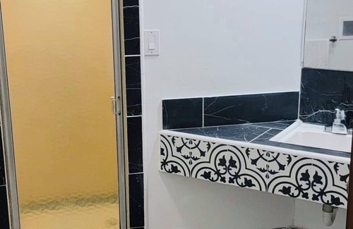 Hollister Hotel | Wiebe Motel