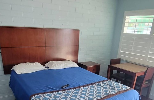 Hollister Hotel | Wiebe Motel