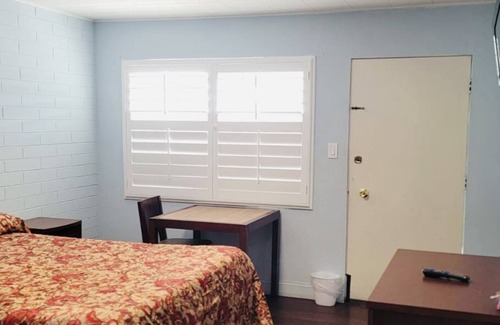 Hollister Hotel | Wiebe Motel