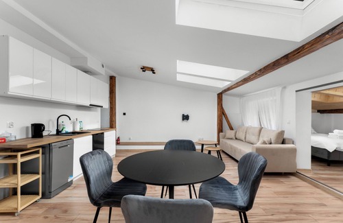 Wesoła Zachod Apartment | Wielopole Old Town Apartment #A