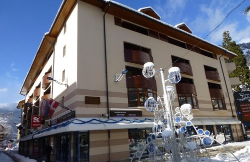 Brides-les-Bains Apartment | Wifi, 50m from resort center, 3rd floor, balcony, parking, tv, ski locker, 30m², Brides Les Bains