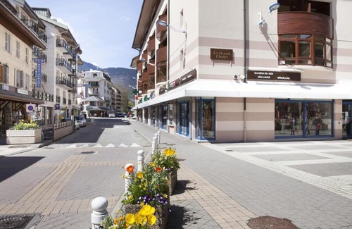 Brides-les-Bains Apartment | Wifi, 50m from resort center, 3rd floor, balcony, parking, tv, ski locker, 30m², Brides Les Bains
