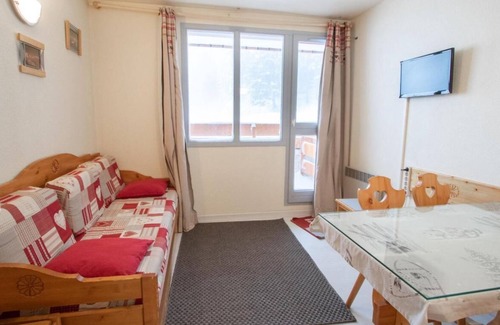 Valfrejus Apartment | Wifi, 70m from ski slopes, 1st floor, view mountain, balcony, tv, ski locker, 20m², Valfréjus
