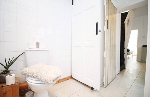 Roath House | WiFi | Parking | 4 Guests