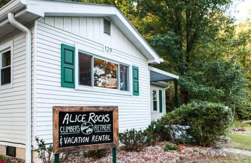 Frenchburg House | WiFi & Pets - Alice Rocks - Cave Run Lake & RRG KY