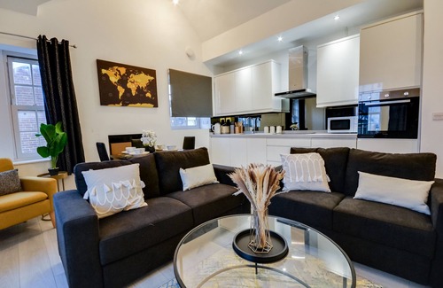 Wigan Apartment | Wigan - Apartment - Sleeps 6