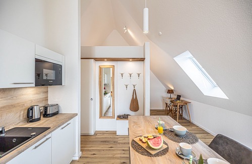 Schleswig Apartment | Wiking-koje 9 - Aufzug, Dusche, Balkon, Waschmaschine, TV, Parkplatz, 3. OG