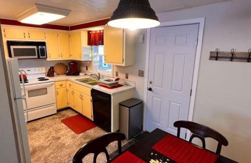Fairbanks Apartment | Wild Alaskan 3 Bd Upper Apt Close to downtown