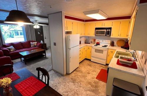 Fairbanks Apartment | Wild Alaskan 3 Bd Upper Apt Close to downtown