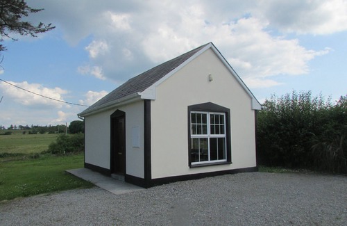Ballylongford House | WILD ATLANTIC WAY TARBERT ADARE GOLF Kerrylodge.com.Beach GamesRoom discounts