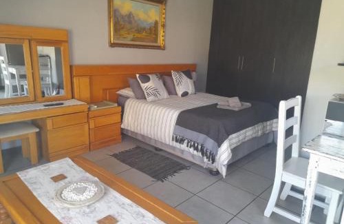 Tswaing House | Wildebeespan Guest Farm