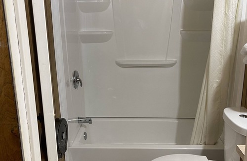 Cuero Hotel | Wildflower Inn & RV Park