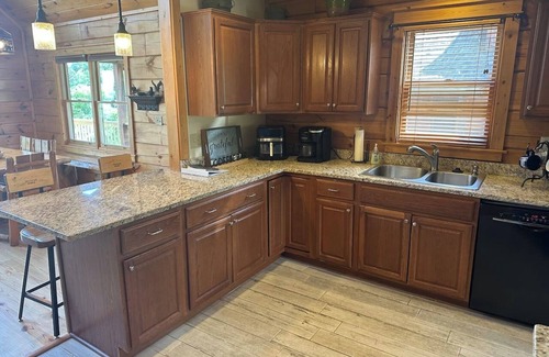 Wolf Laurel Cabin | Wildlife Ridge-Views, Gameroom, Hot Tub 4300' Elev