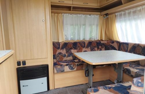 Biskupiec Apartment | Wilimy Przyczepa Campingowa nad jeziorem Dadaj