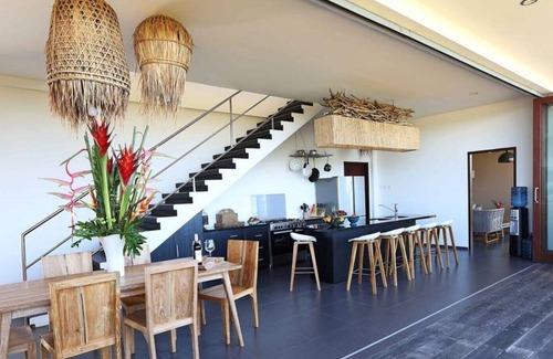 Seseh Apartment | William's Place | 1 Bedroom Gray Apartment