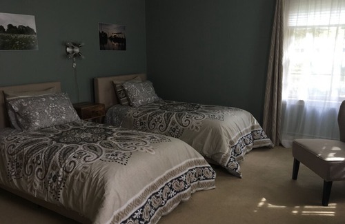 Williston North House | Williston Village INN- Twin room with 2 twin size beds. Acc. for 2 people