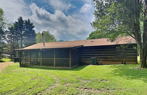 Wears Valley House | Willow Creek