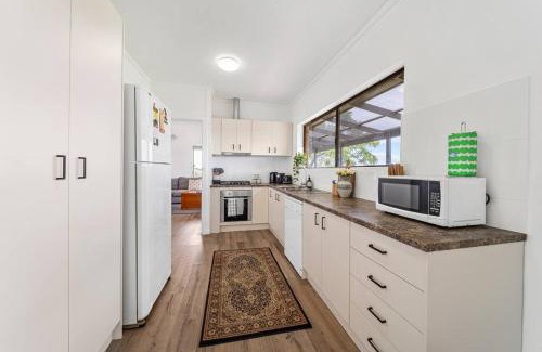 Willunga South Villa | Willunga House - Fireplace Vineyard Views