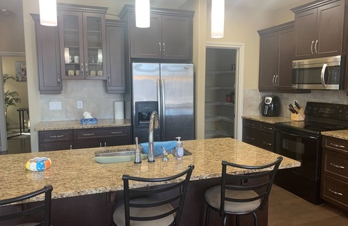 Southwest Edmonton House | Windermere Spacious Beautiful home