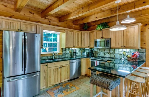 Maggie Valley Cabin | WindFall-Stunning, Pet Friendly, Creekside Cabin