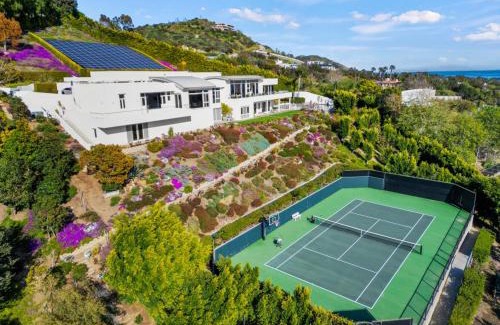 Central Malibu Villa | Winding Way