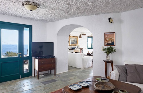 Koundouros Villa | Windmill Retreat - Swimming Pool and Sea Views close to a Pebble Cove