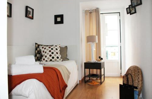 Encarnacao Apartment | Window to Lisboa II