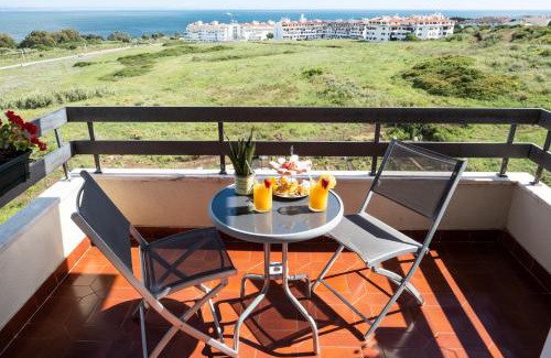 Paco De Arcos Apartment | Window to the Sea